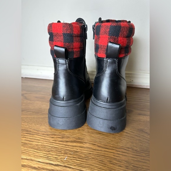 NWOB Marc Fisher Women's Aboli 2 Black Buffalo Plaid Combat Lace-up Boots Size 8 - Picture 4 of 7